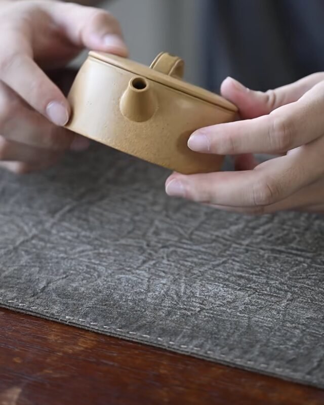 Golden Duan Han Wa Yixing Teapot